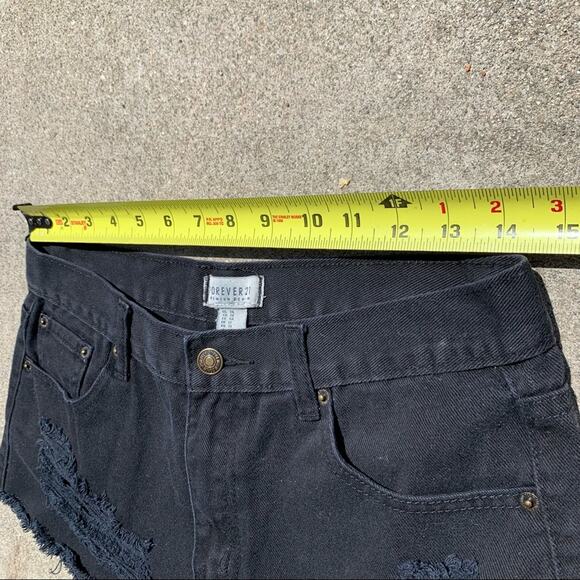 Forever 21 black distressed shorts size 28 - Picture 4 of 6